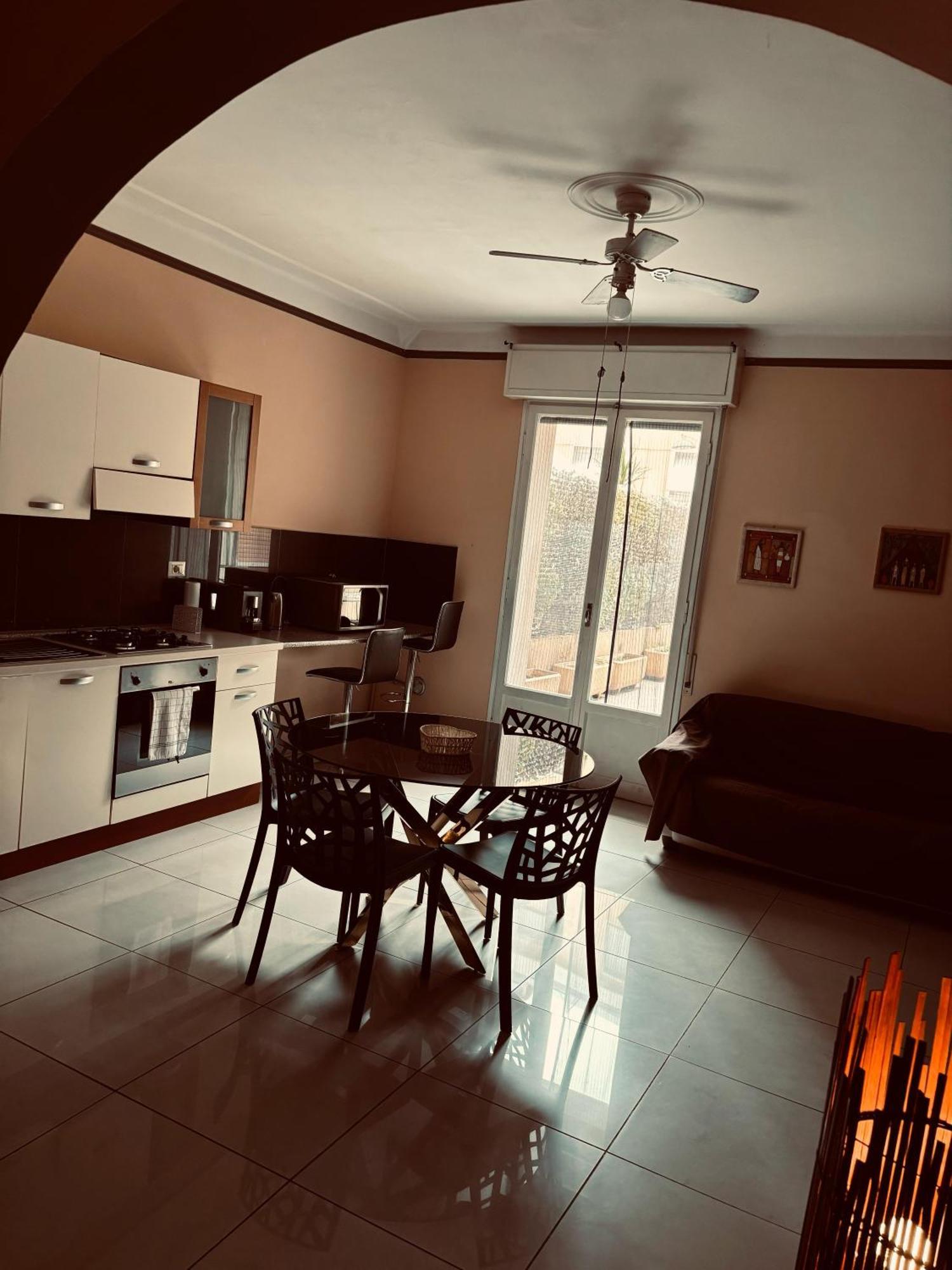 Brown Apartment Санремо Екстер'єр фото